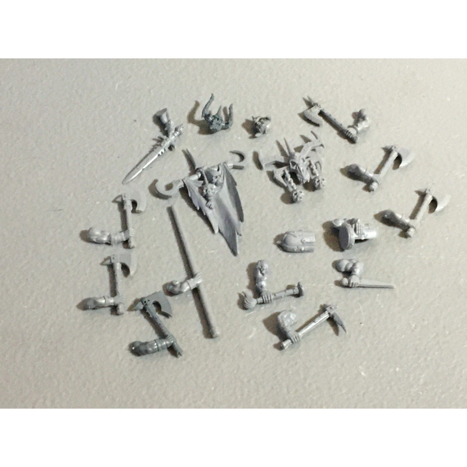 A22183 WARHAMMER FANTASY CHAOS MORTALS BITS LOT MIXED MARAUDER COMMAND & ARMS GW