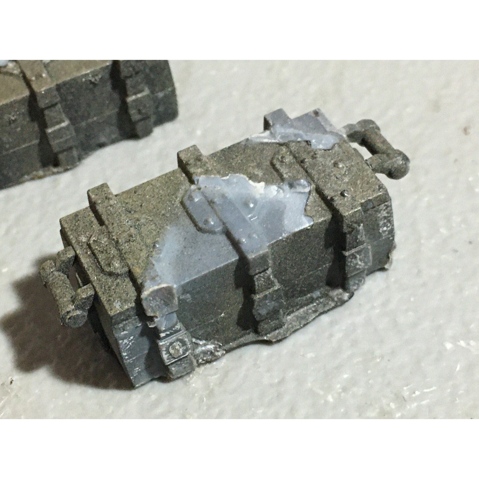 A22419 WARHAMMER 40K BITS LOT CRATES OBJECTIVE MARKERS GAMES WORKSHOP GW