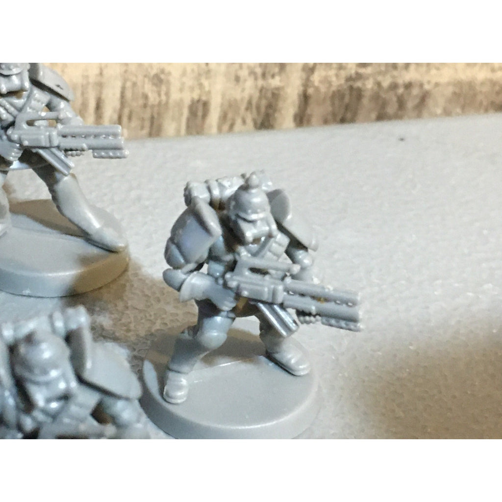 A30062 UNKNOWN TABLE TOP SCI-FI POWER ARMOR SOLDIERS 10 PK WAR GAMES