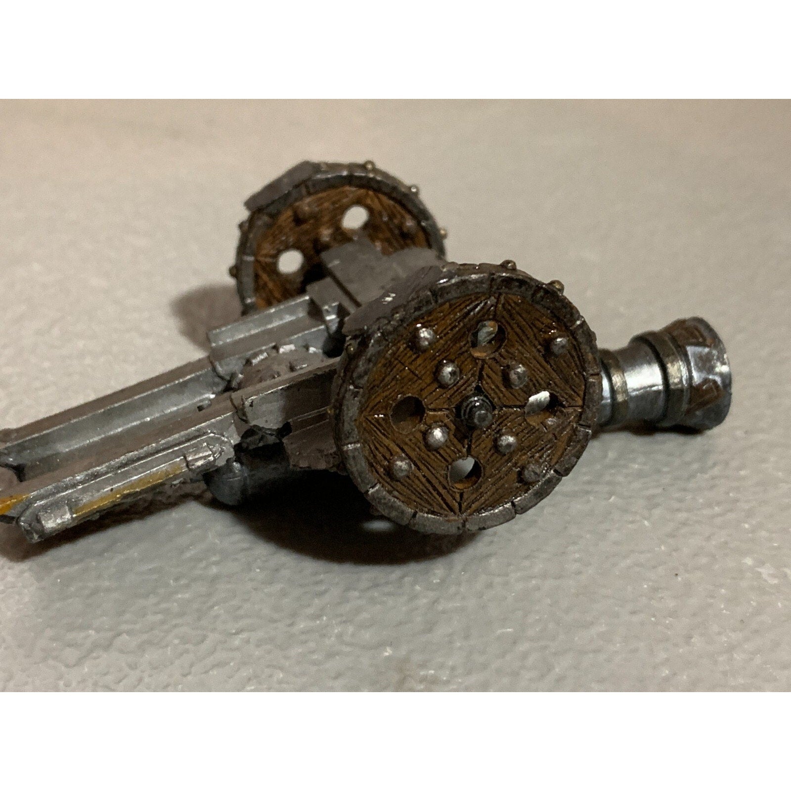 A16892 UNKNOWN MINIATURE TABLETOP WARGAMES CANNON ARTILLERY PLASTIC
