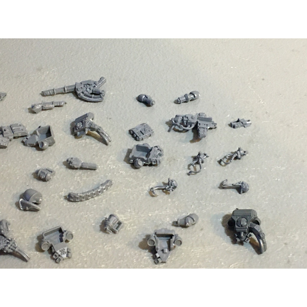 A29480 WARHAMMER 40K SPACE MARINES BITS LOT DEVASTATOR WEAPON BACKPACK GW