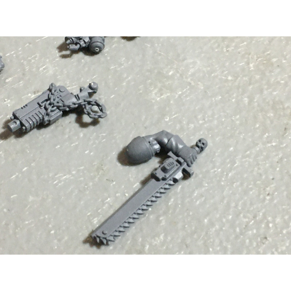 A22270 WARHAMMER 40K SPACE MARINES BLACK TEMPLARS BITS LOT ARMS WEAPONS GW