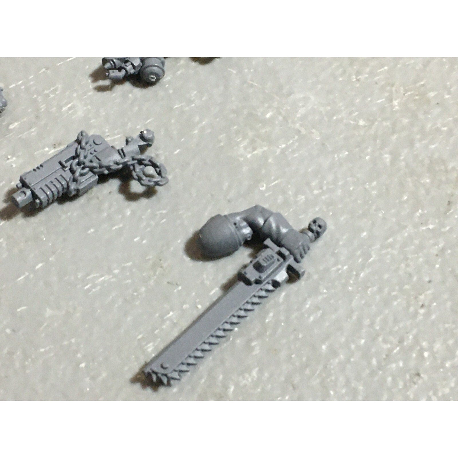 A22270 WARHAMMER 40K SPACE MARINES BLACK TEMPLARS BITS LOT ARMS WEAPONS GW