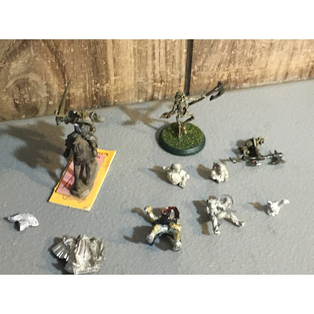 A32578 UNKNOWN MINIATURES METAL LOT KNIGHT SKELETON WARRIOR SOLDIER
