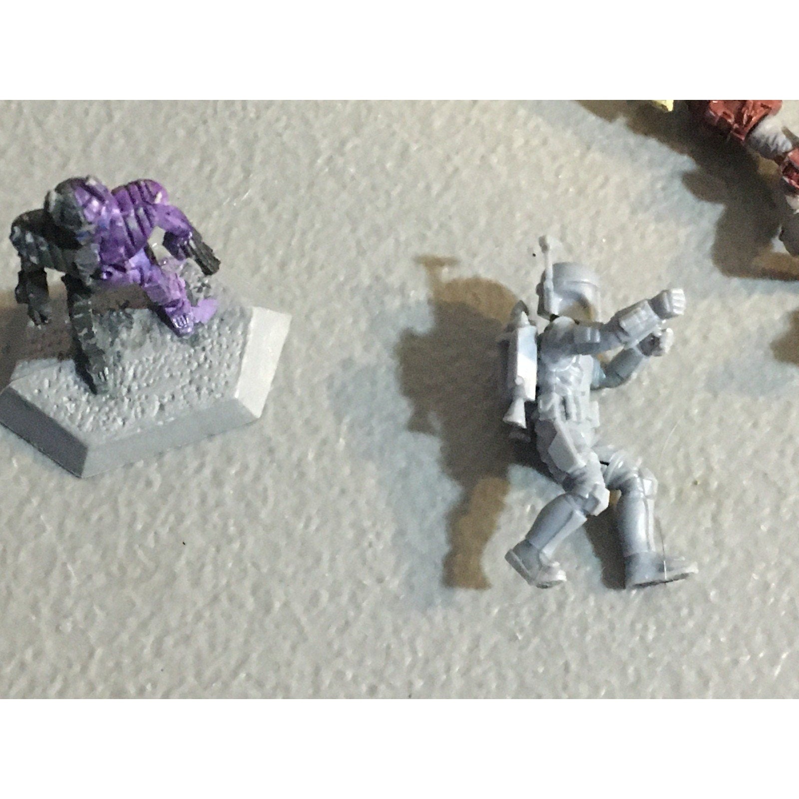 A32584 UNKNOWN PLASTIC MINIATURES BITS & INCOMPLETE LOT ROBOT DWARF SOLDIER