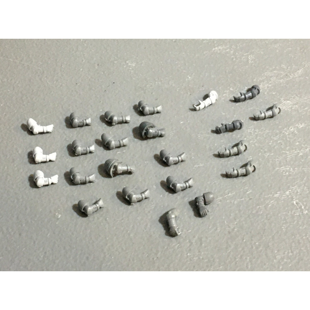 A22948 WARHAMMER 40K SPACE MARINES BITS LOT ARMS GAMES WORKSHOP GW