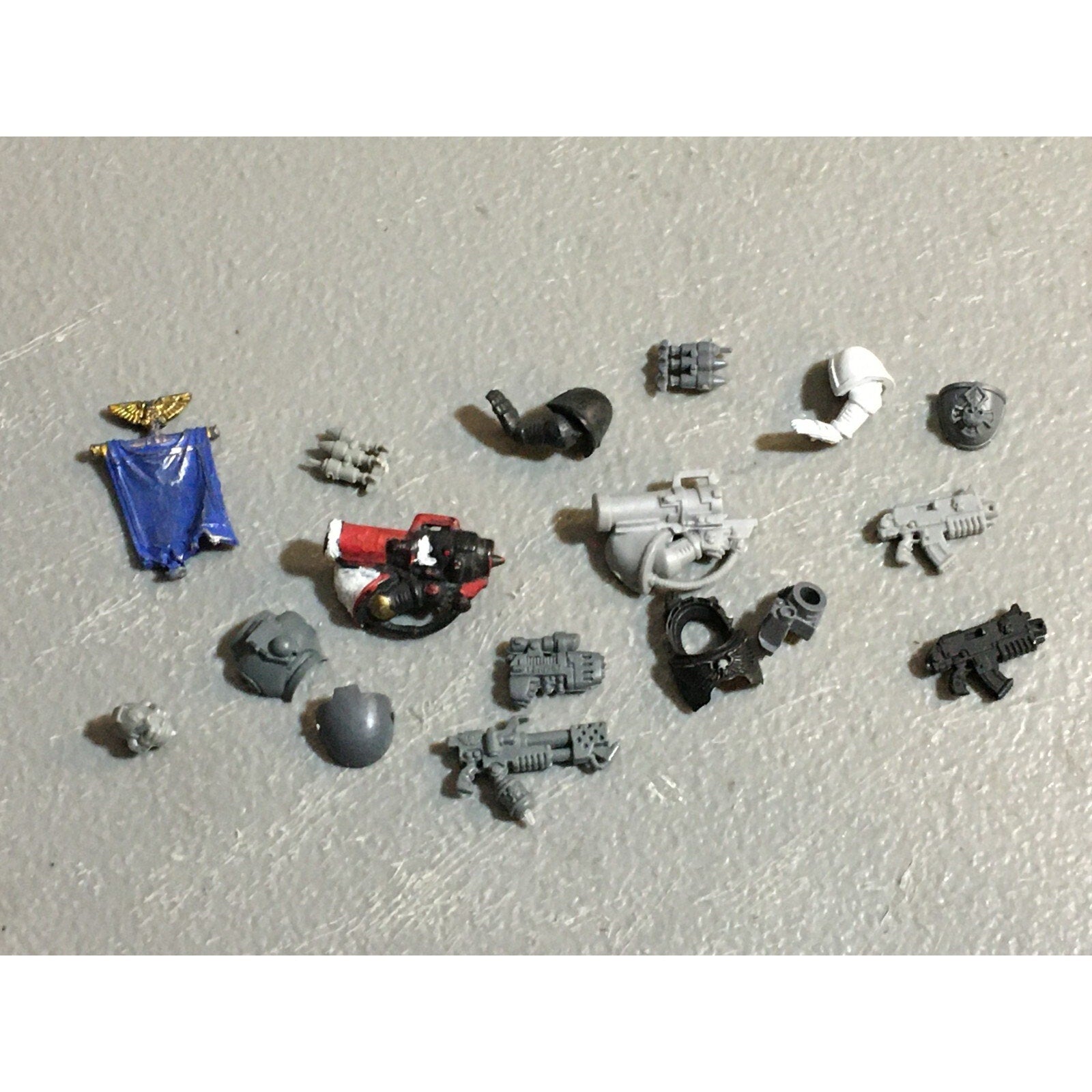A23160 WARHAMMER 40K SPACE MARINES BITS LOT MIXED MISSILE BOLT GAMES WORKSHOP GW