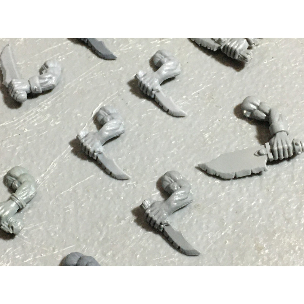 A22612 WARHAMMER FANTASY ORCS & GOBLINS BITS LOT ORC BOYZ HAND WEAPONS & SPEARS