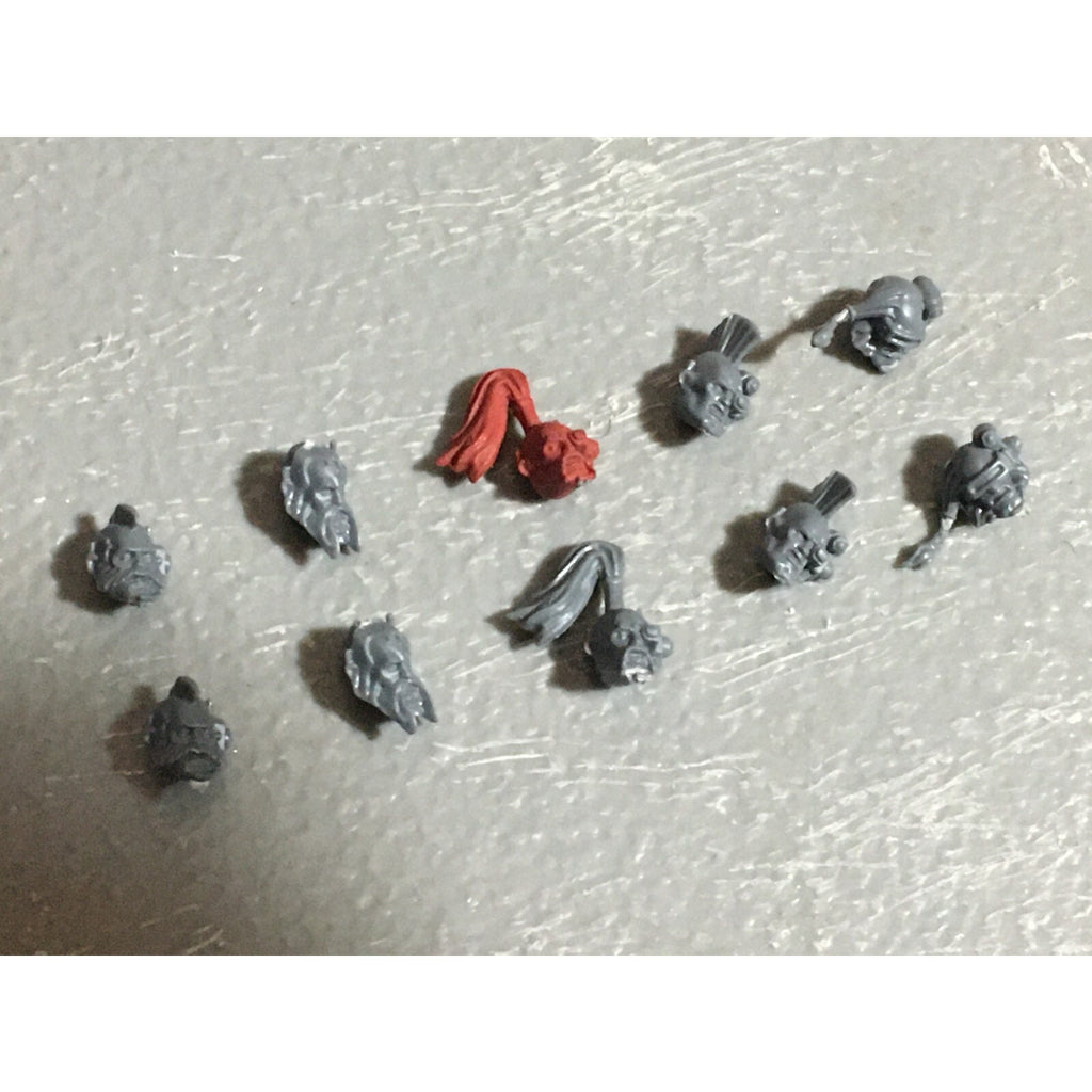 A22551 WARHAMMER 40K SPACE MARINES WOLVES BITS LOT SCOUT HEADS GAMES WORKSHOP GW