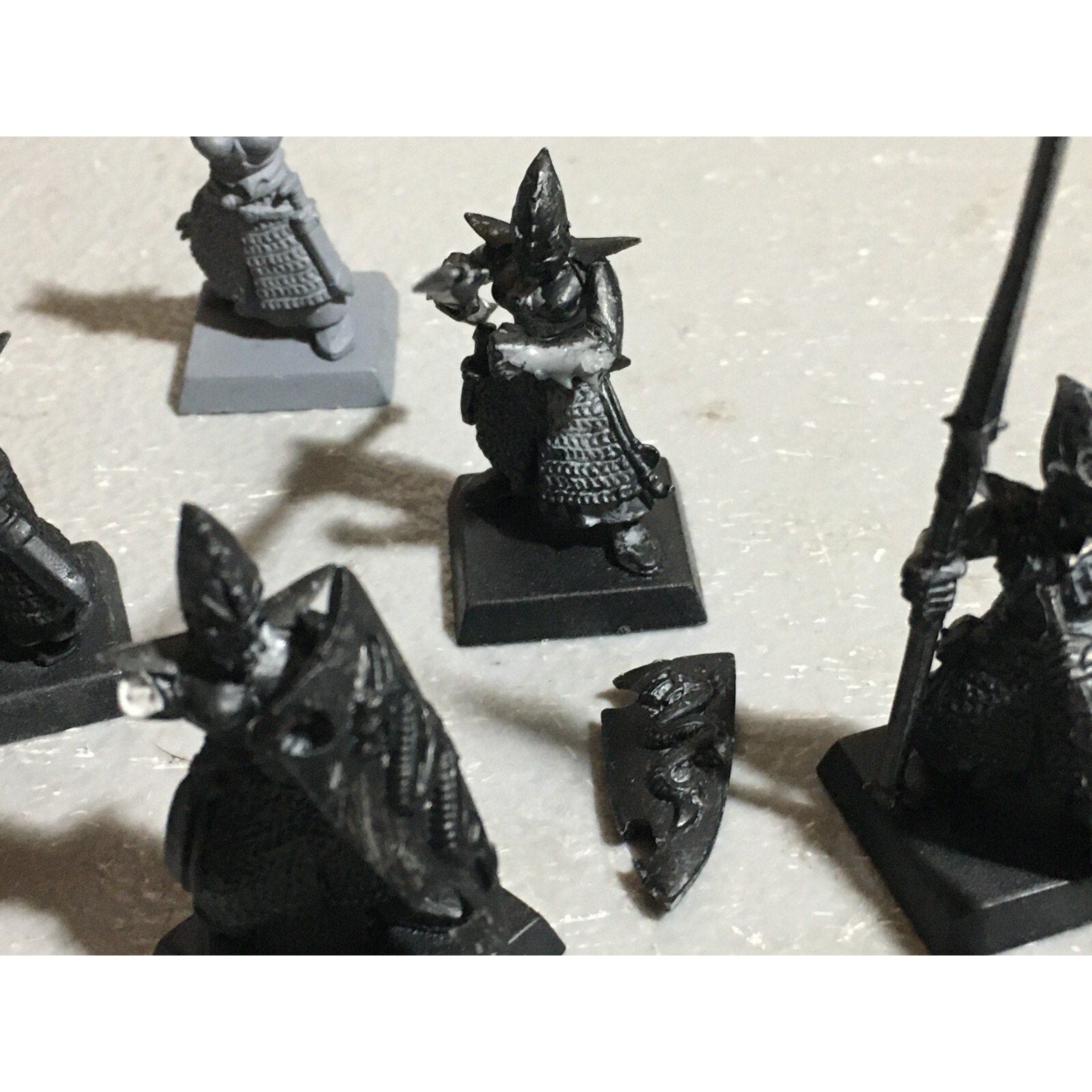 A22066 WARHAMMER FANTASY DARK ELVES INCOMPLETE SPEARMEN & COLD ONE GW