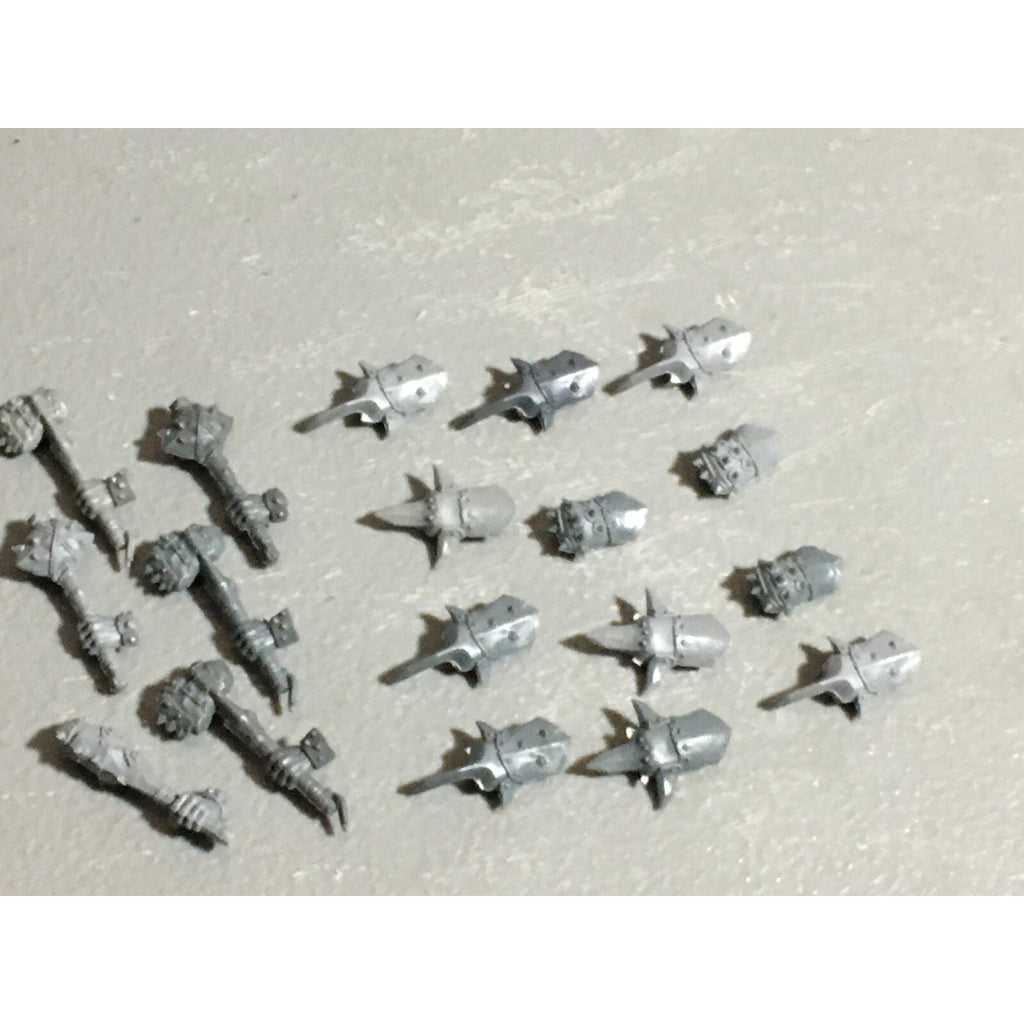 A22581 WARHAMMER FANTASY OGRE KINGDOMS BITS LOT HANDS GAMES WORKSHOP GW