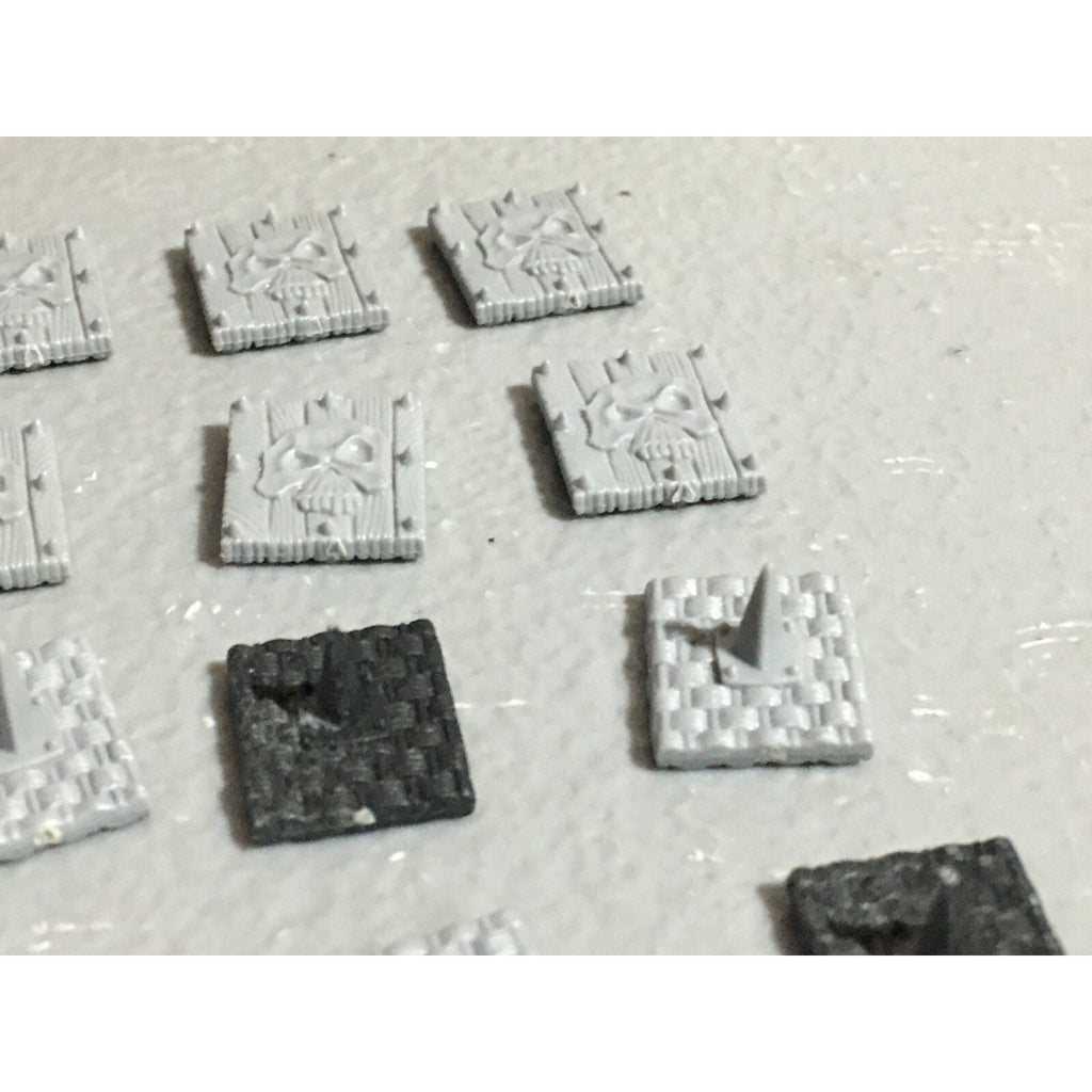 A22621 WARHAMMER FANTASY ORCS & GOBLINS BITS LOT GOBLIN SHIELD GAMES WORKSHOP GW