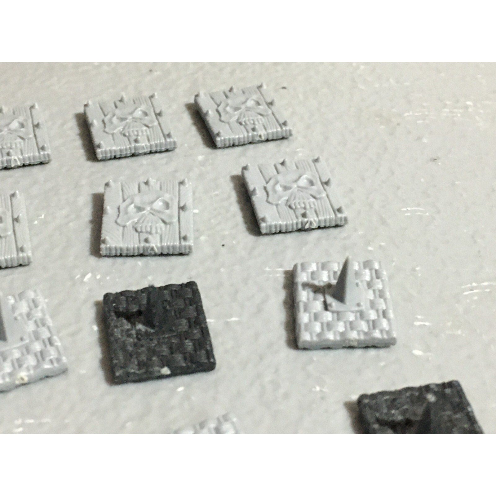A22621 WARHAMMER FANTASY ORCS & GOBLINS BITS LOT GOBLIN SHIELD GAMES WORKSHOP GW