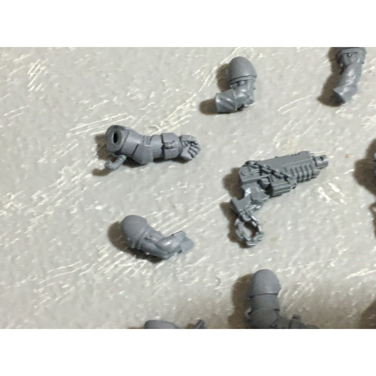 A22270 WARHAMMER 40K SPACE MARINES BLACK TEMPLARS BITS LOT ARMS WEAPONS GW