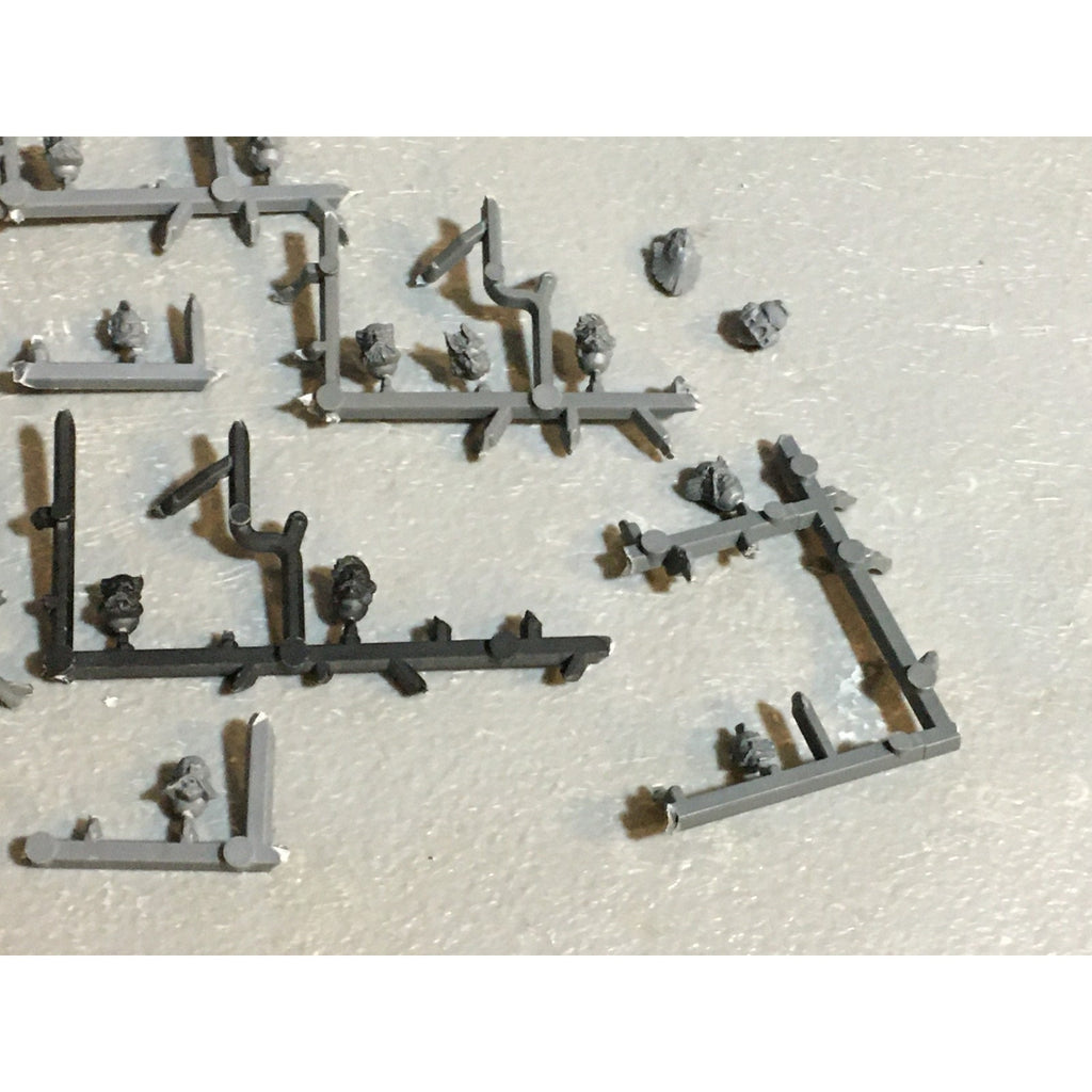 A24577B WARHAMMER 40K SPACE MARINES WOLVES BITS LOT HEADS 18 PK GAMES WORKSHOP