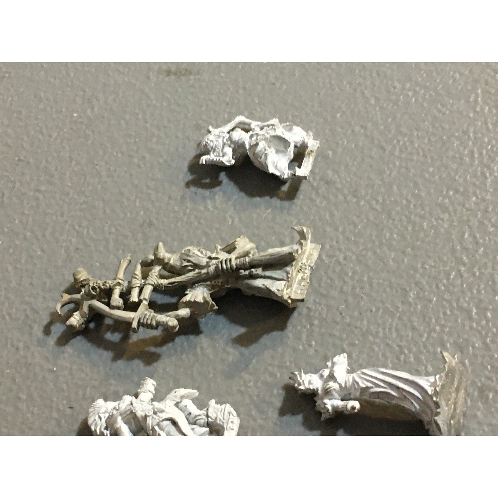 A34037 UNKNOWN METAL MINIATURES FANTASY MIXED LOT ELF WARRIOR STANDARD