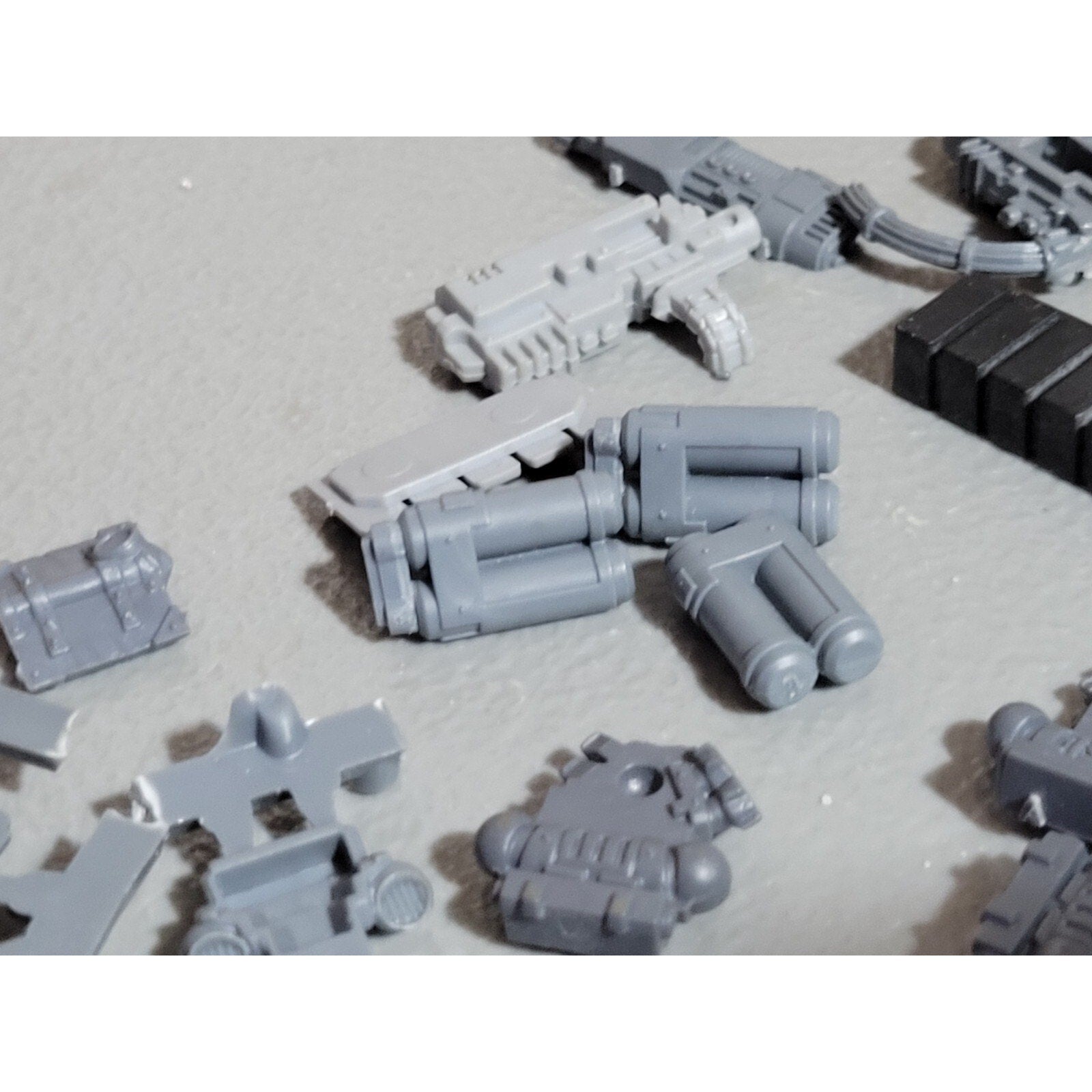 A18913 WARHAMMER 40K SPACE MARINES BITS LOT HEAVY SPECIAL PLASMA