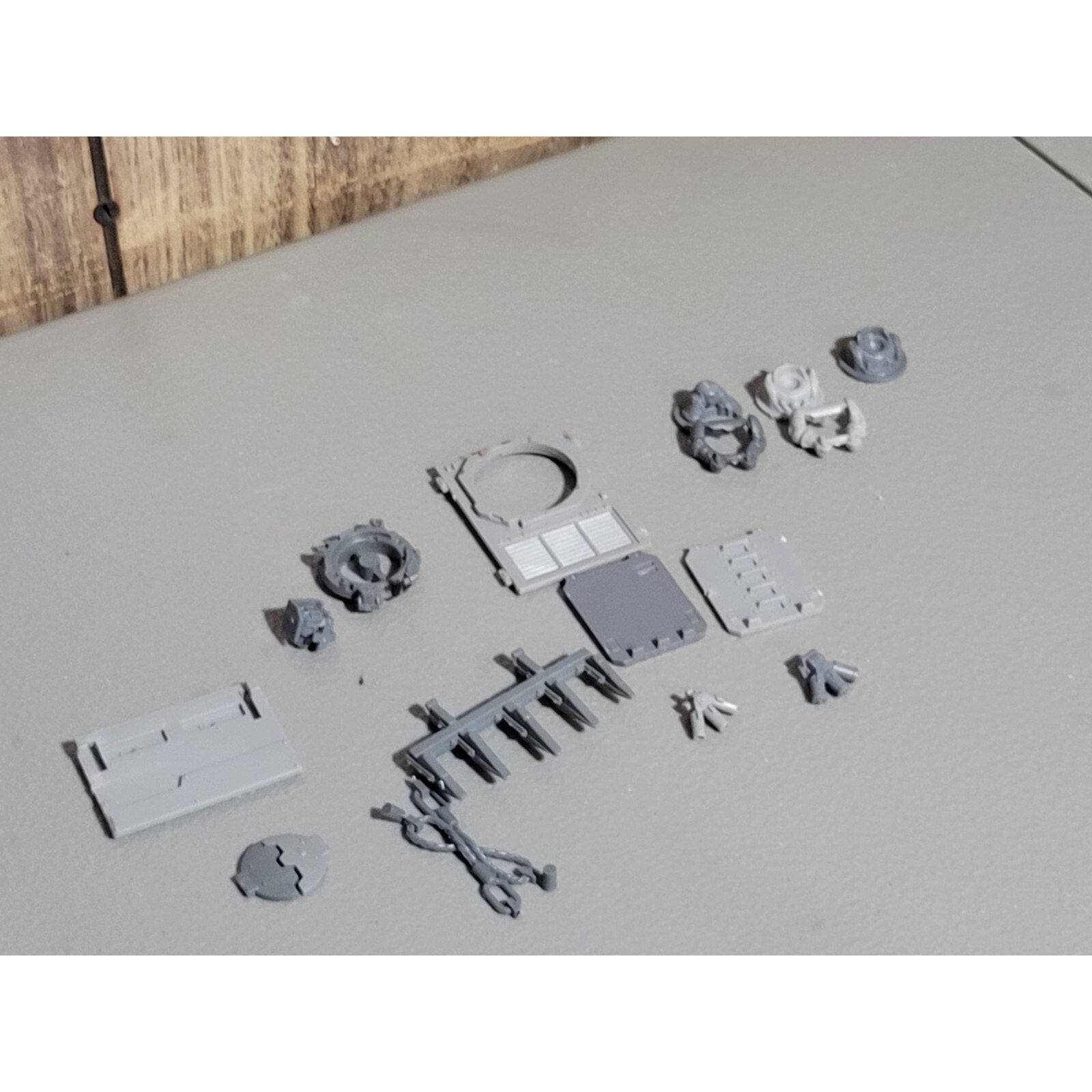 A18904 WARHAMMER 40K SPACE MARINES BITS LOT TANK VEHICLE RHINO RAZORBACK PRED