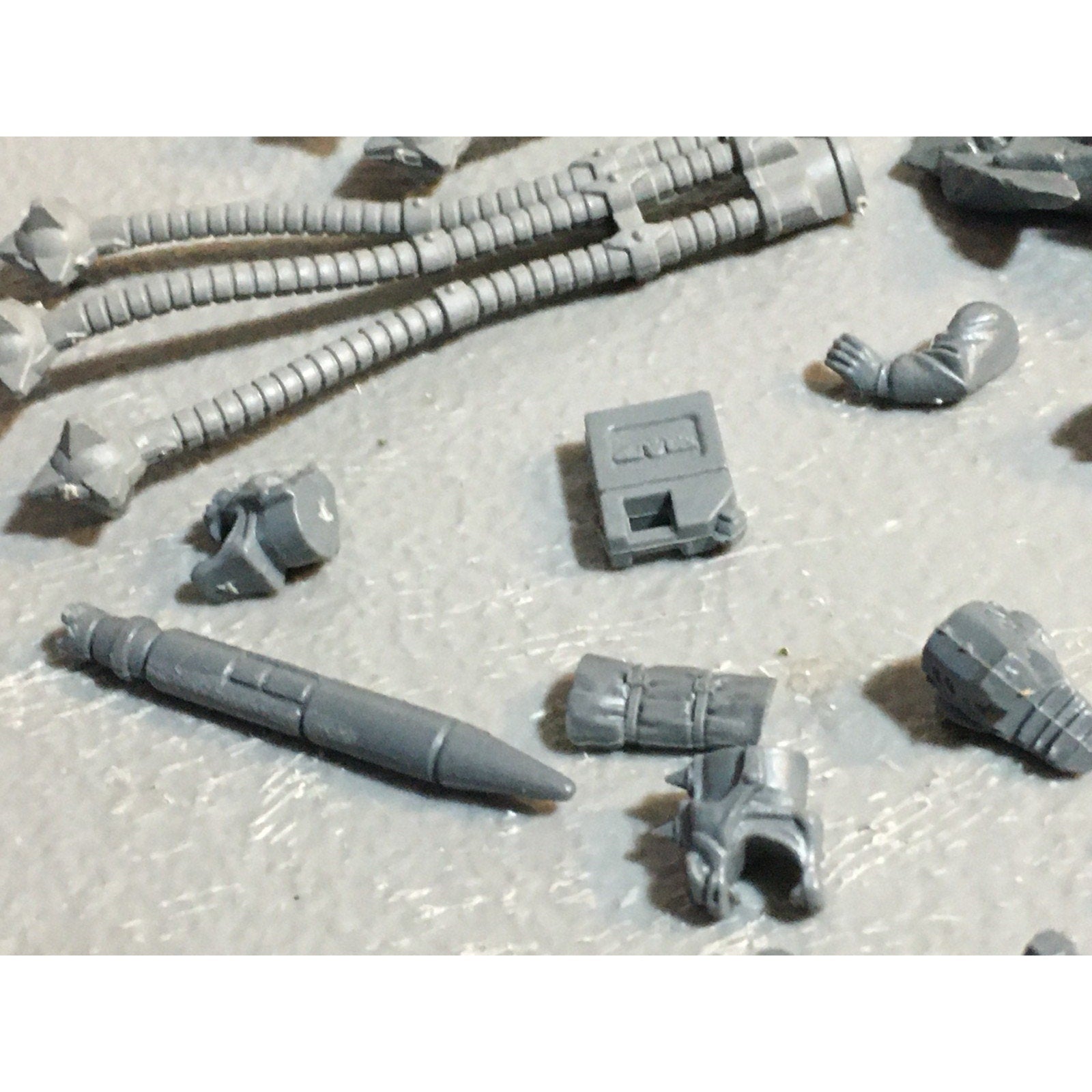 A24532 WARHAMMER 40K MIXED BITS LOT PLATES CHAOS IMPERIAL GW