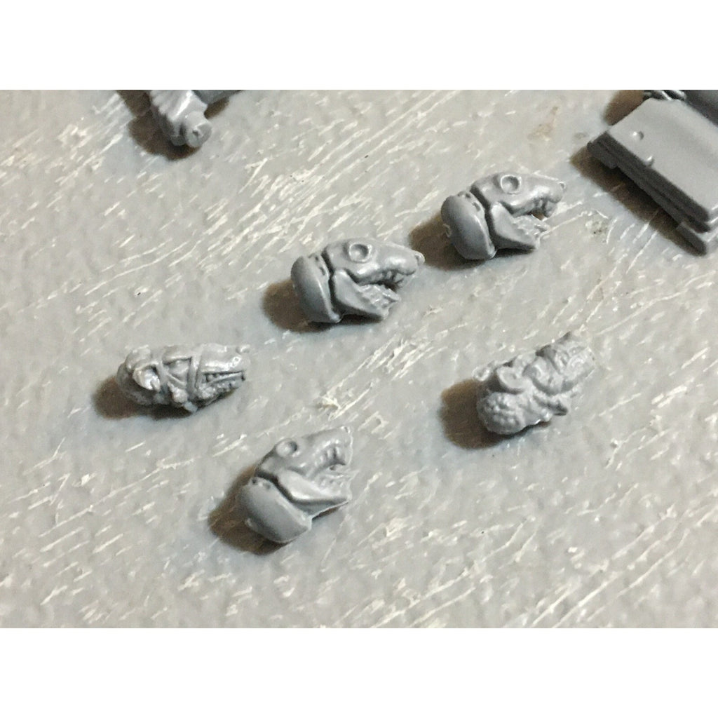 A23447 WARHAMMER FANTASY SKAVEN BITS LOT MIXED CLANRAT PLAGUE MONK RUNNER GW