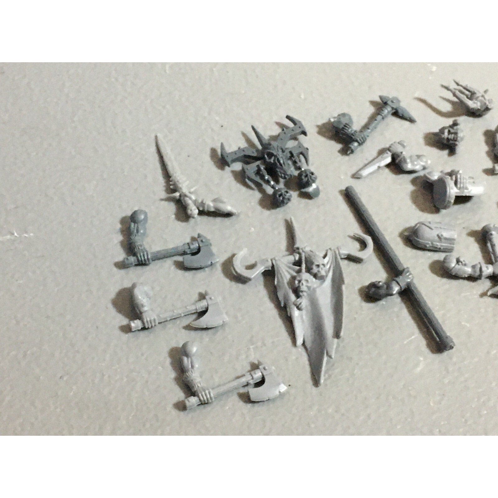 A22186 WARHAMMER FANTASY CHAOS MORTALS BITS LOT MIXED MARAUDER COMMAND & ARMS GW