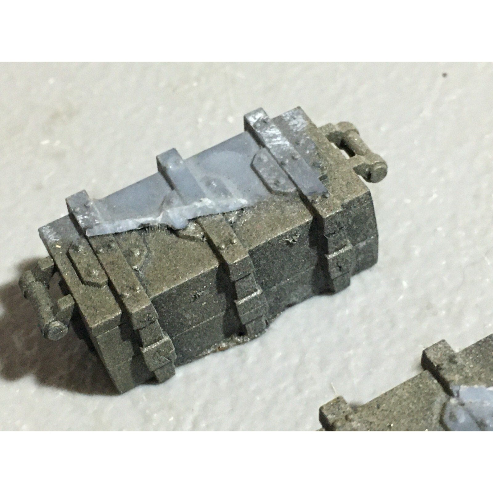 A22419 WARHAMMER 40K BITS LOT CRATES OBJECTIVE MARKERS GAMES WORKSHOP GW