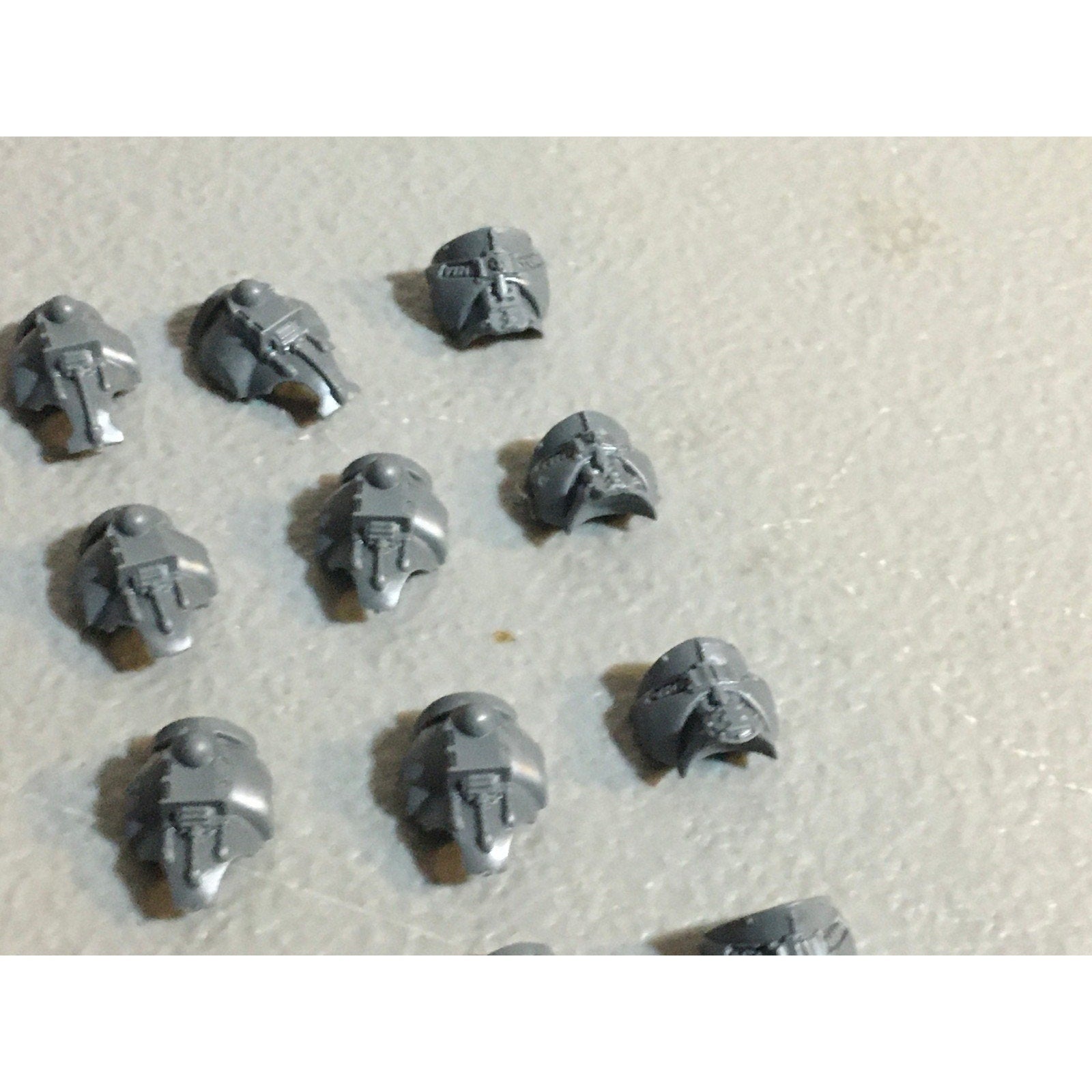 A29905 WARHAMMER 40K GREY KNIGHTS BITS LOT STRIKE TORSOS CHEST BACK GW