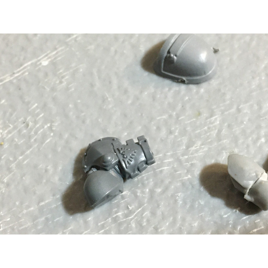 A23463 WARHAMMER 40K SPACE MARINES BITS LOT ARMS HEADS GAMES WORKSHOP GW