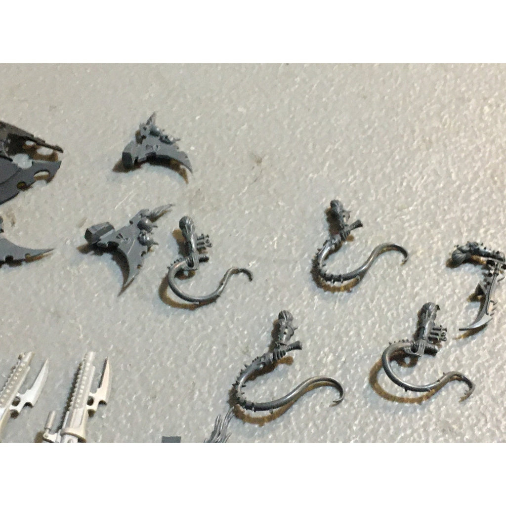 A27444 WARHAMMER 40K DARK ELDAR BITS LOT ARMS HANDS BLADE GW