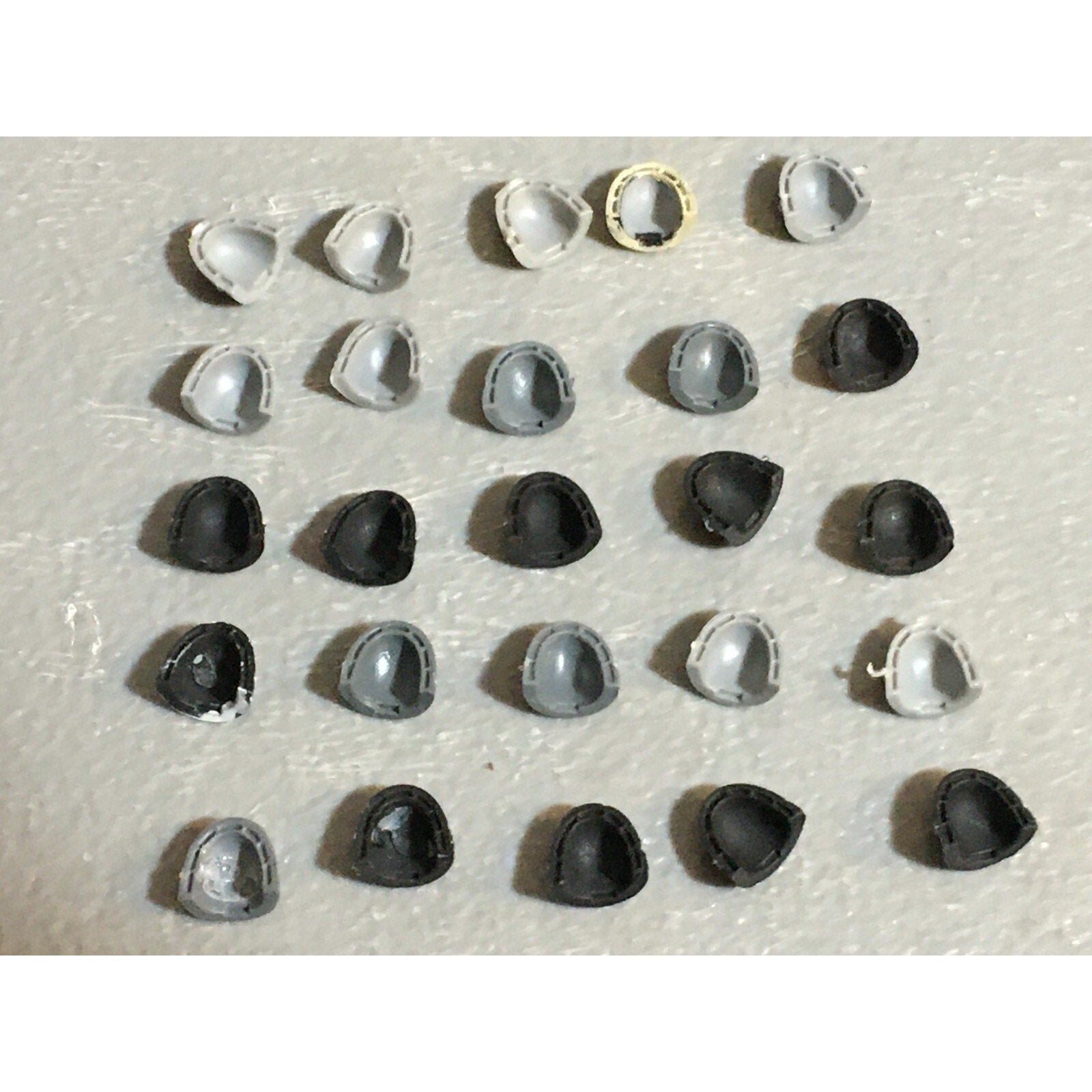 A23256 WARHAMMER 40K SPACE MARINES BITS LOT SHOULDER PADS GAMES WORKSHOP GW