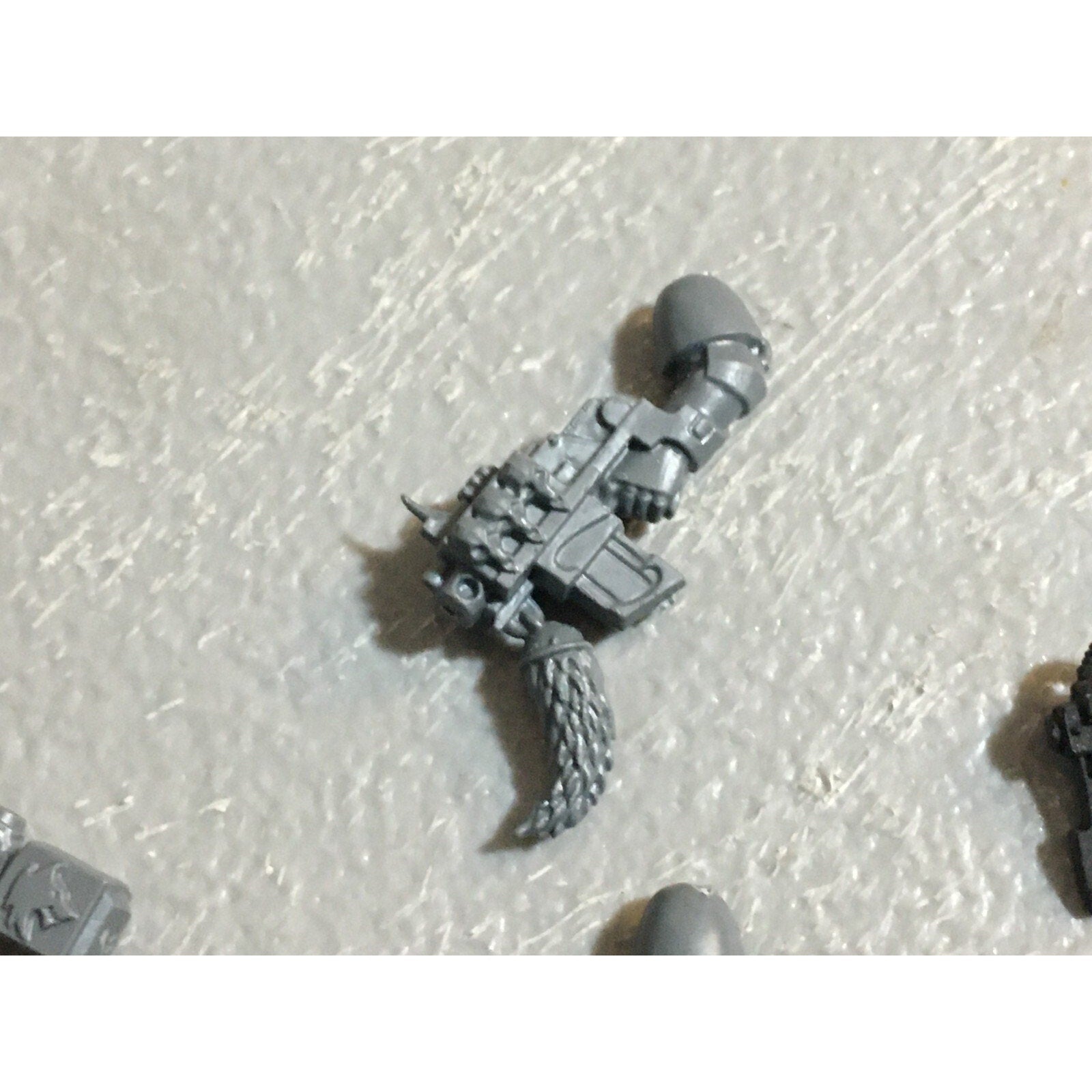 A22994 WARHAMMER 40K SPACE MARINES WOLVES BITS LOT MIXED STORM THUNDER GW