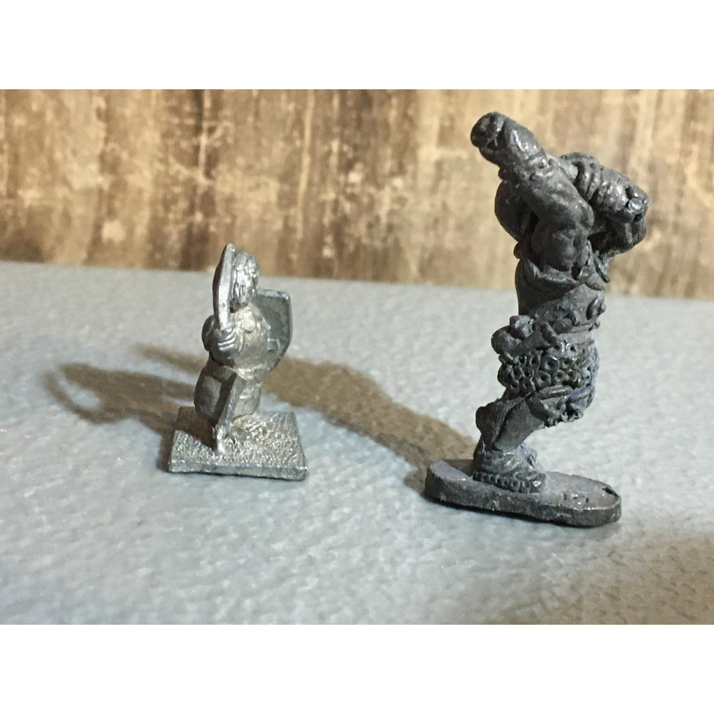 A32084 UNKNOWN METAL 2 PK MINIATURES FANTASY HALFLING ORC? WARRIOR INCOMPLETE