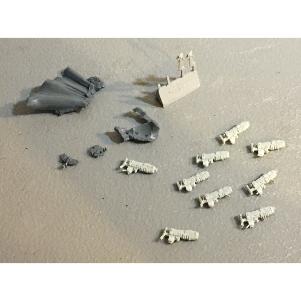 A32583 WARHAMMER 40K SPACE MARINES WOLVES BITS LOT WOLF CLOAK + PLASMA GUNS GW