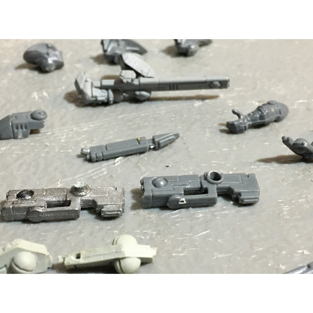 A23150 WARHAMMER 40K TAU EMPIRE BITS LOT FIRE WARRIORS GUNS HEADS ARMS GW