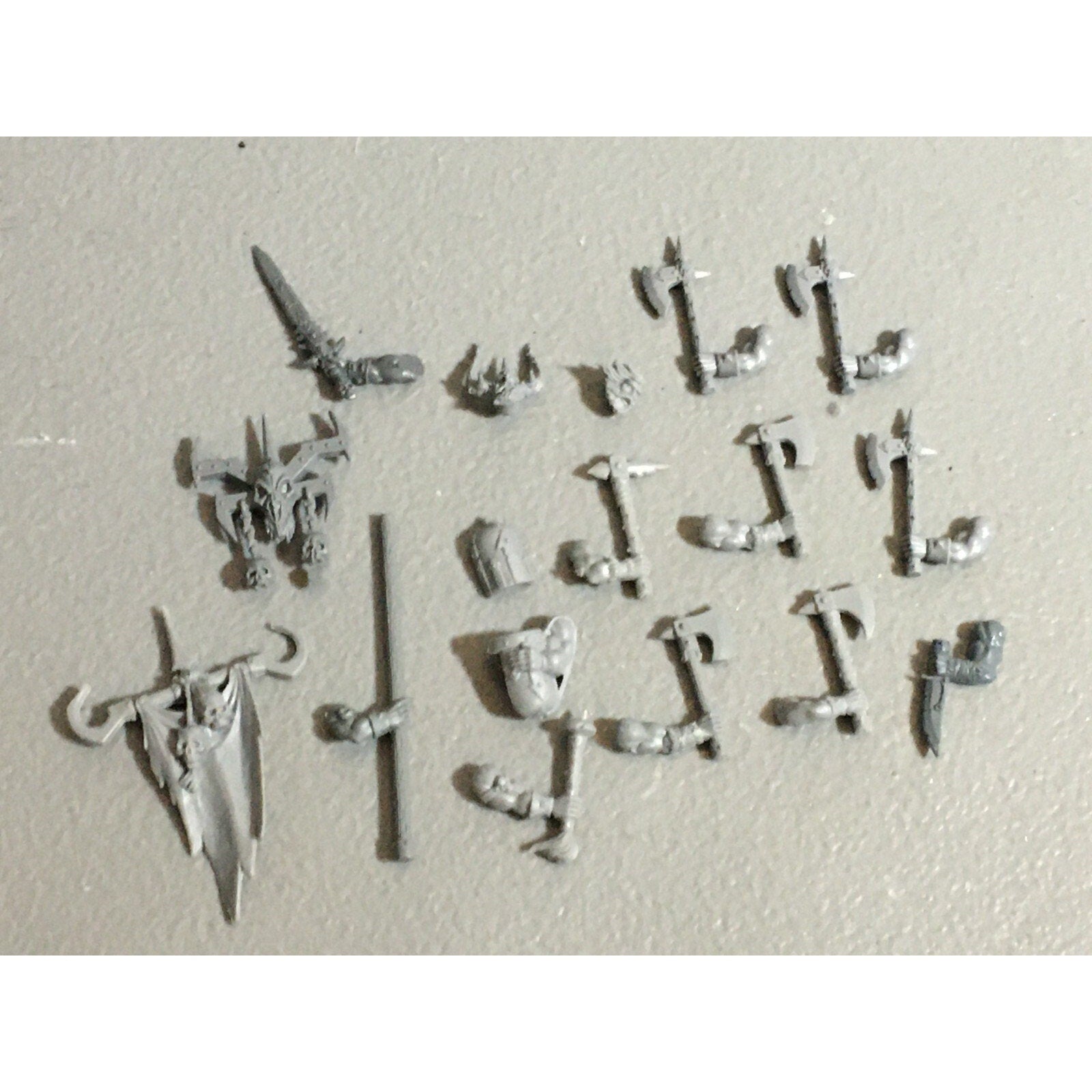 A22178 WARHAMMER FANTASY CHAOS MORTALS BITS LOT MIXED MARAUDER COMMAND & ARMS GW