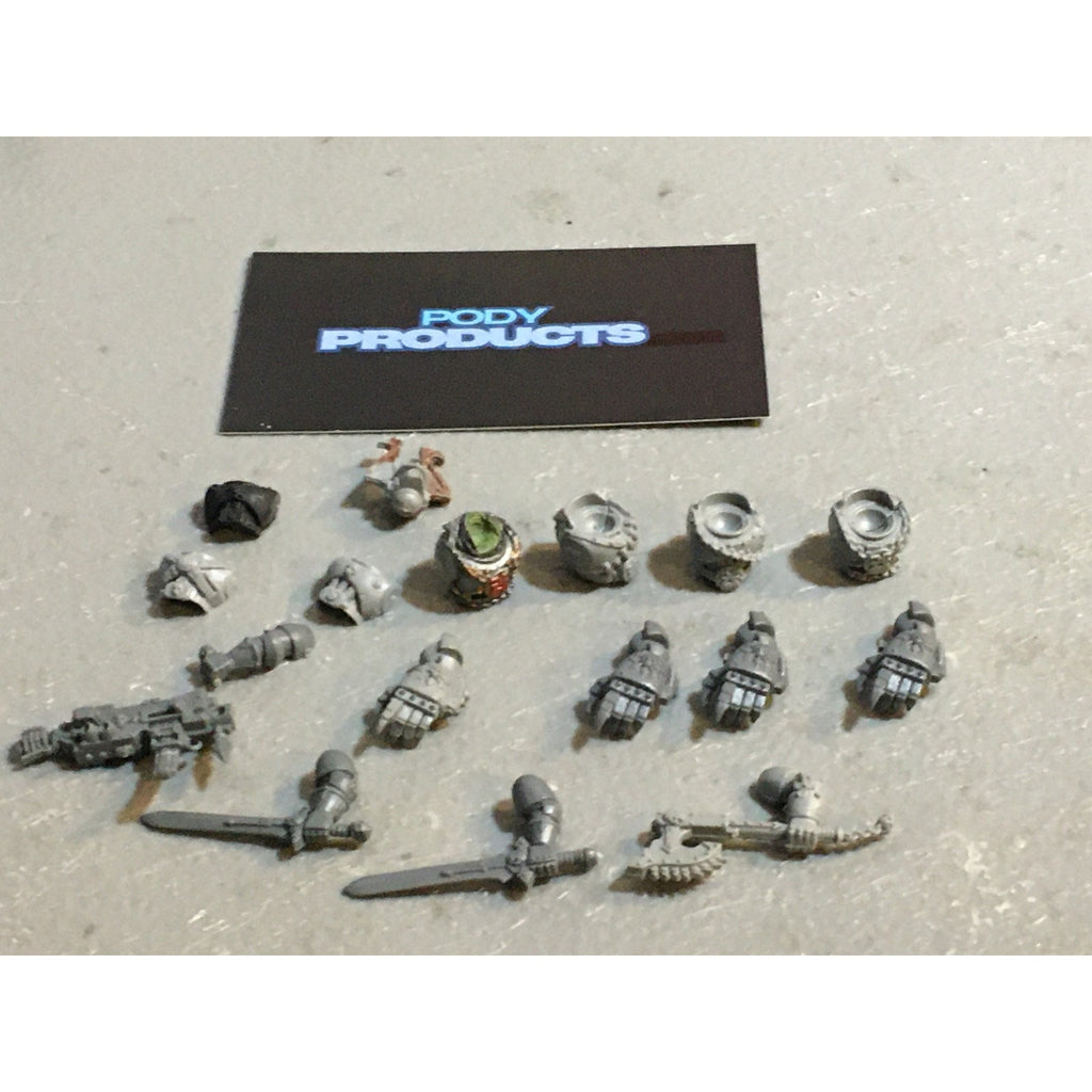 A33590 WARHAMMER 40K CHAOS SPACE MARINES CSM BITS LOT POWERFIST CHEST SWORD GW