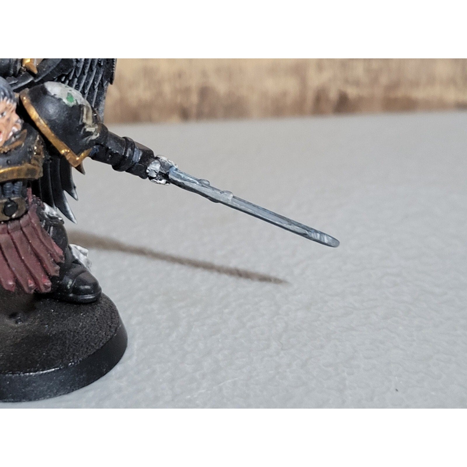 A18418 WARHAMMER 40K SPACE MARINES BLOOD ANGELS CAPTAIN LIEUTENANT CUS MISS HAND