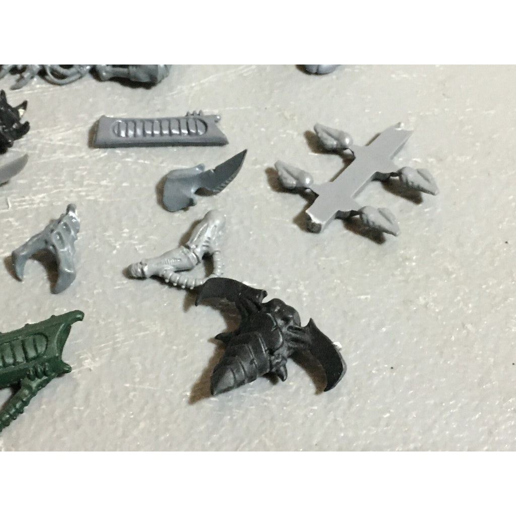 A22320 WARHAMMER 40K TYRANIDS BITS LOT MIXED GAMES WORKSHOP GW