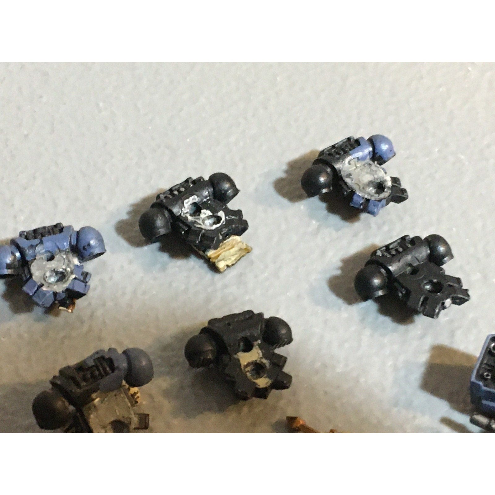 A25109 WARHAMMER 40K SPACE MARINES PAINTED BITS LOT BACKPACKS BOLTERS GW
