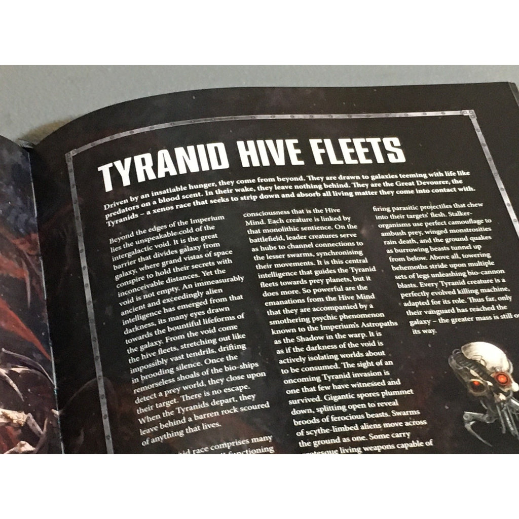 BOOK WARHAMMER 40K GRIM DARKNESS CORE RULE BOOK 8TH ED USED HB HARDBACK