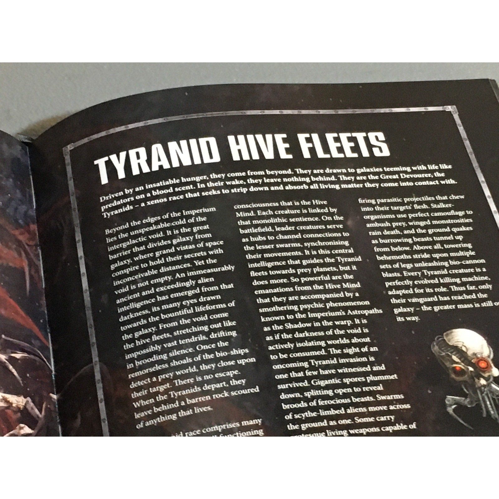 BOOK WARHAMMER 40K GRIM DARKNESS CORE RULE BOOK 8TH ED USED HB HARDBACK