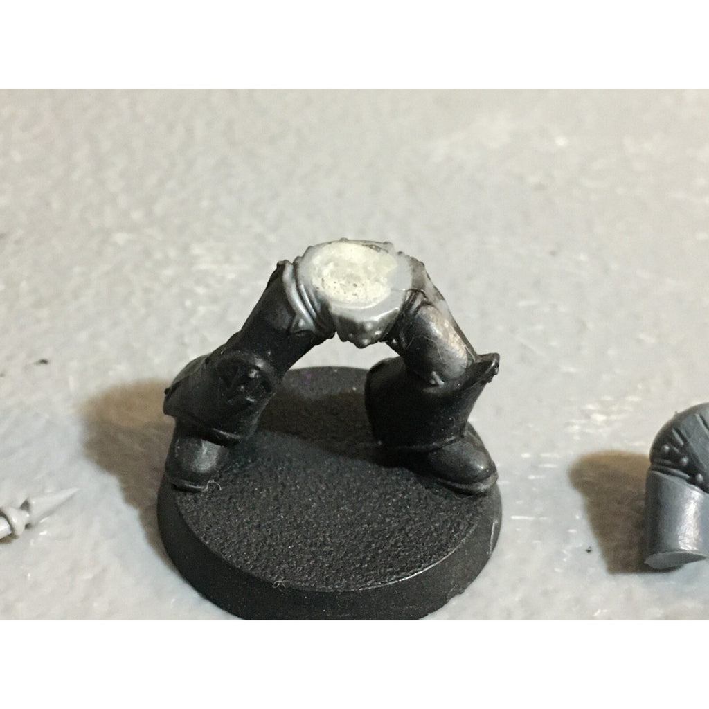 A23244 WARHAMMER 40K CHAOS SPACE MARINES BITS LOT VEHICLE SPIKES LEGS ARMS GW