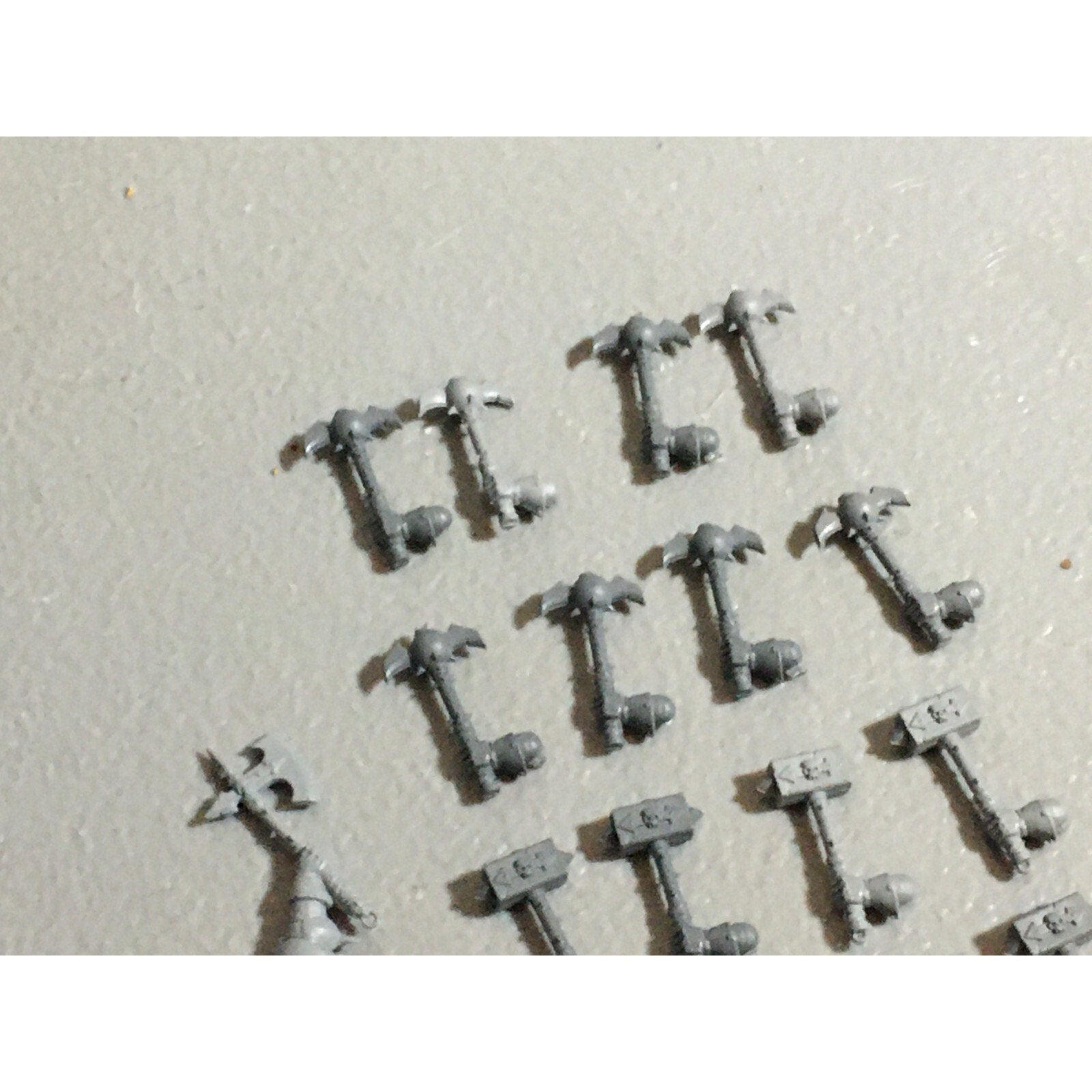 A22215 WARHAMMER FANTASY CHAOS MORTALS BITS LOT HAMMER HANDS GAMES WORKSHOP