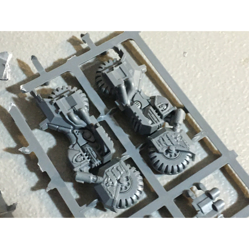 A29496 WARHAMMER 40K SPACE MARINES DARK ANGELS BITS ON SPRUE LOT RAVENWING GW
