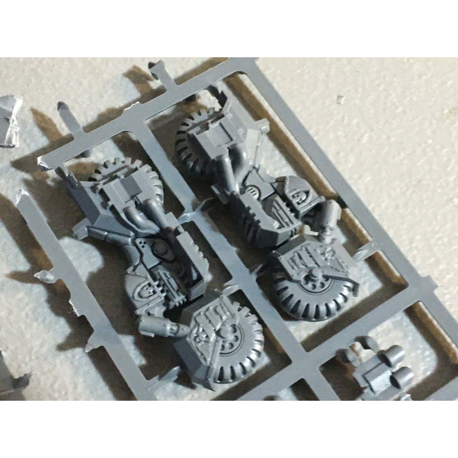 A29496 WARHAMMER 40K SPACE MARINES DARK ANGELS BITS ON SPRUE LOT RAVENWING GW