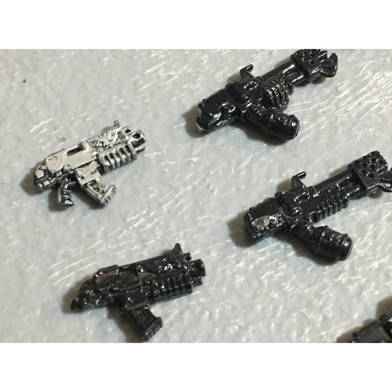 A22960 WARHAMMER 40K SPACE MARINES BITS LOT BOLTERS SPECIALS GAMES WORKSHOP GW