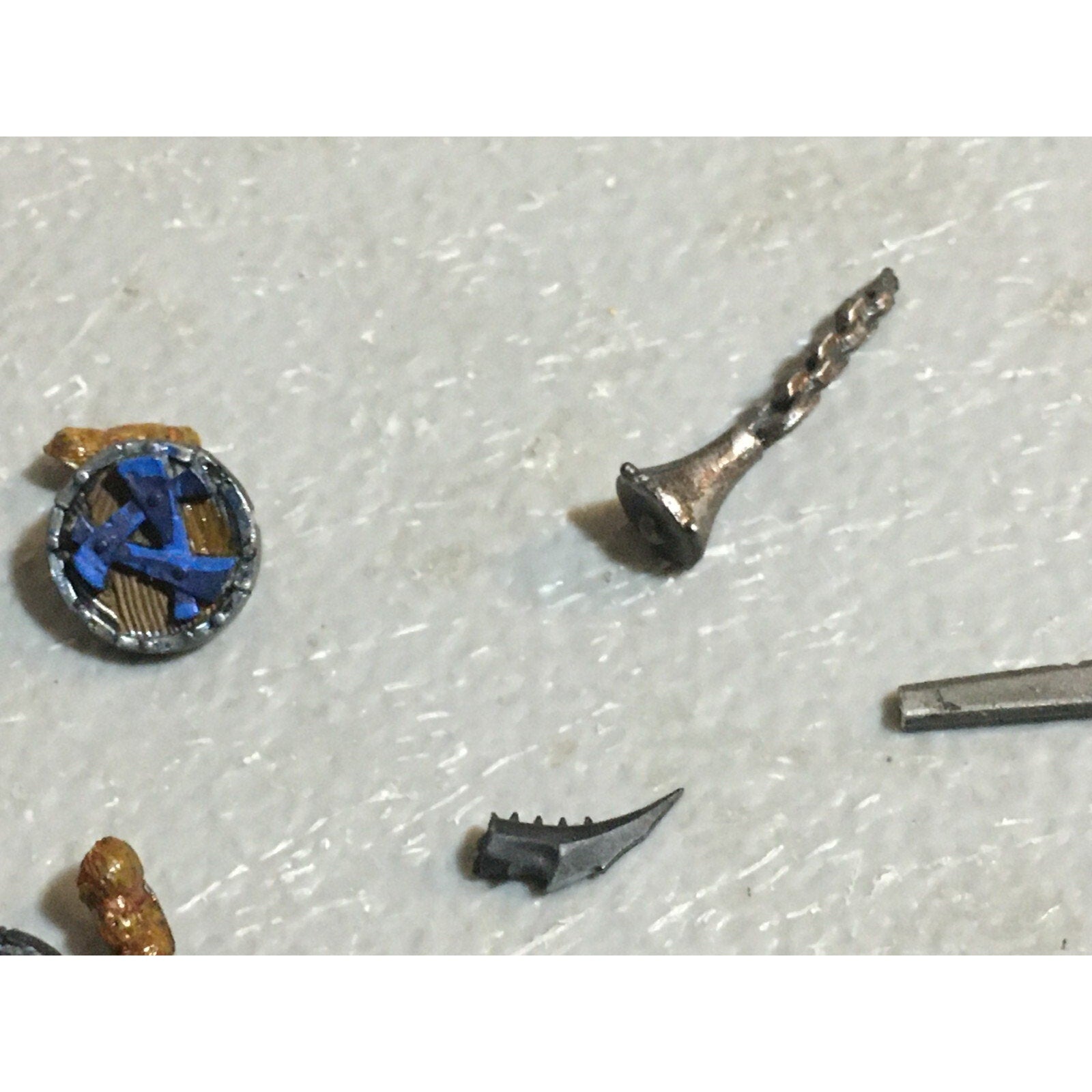A21061 WARHAMMER FANTASY DWARFS SKULL SLAYER + SKAVEN ARMS SHIELDS BITS LOT GW