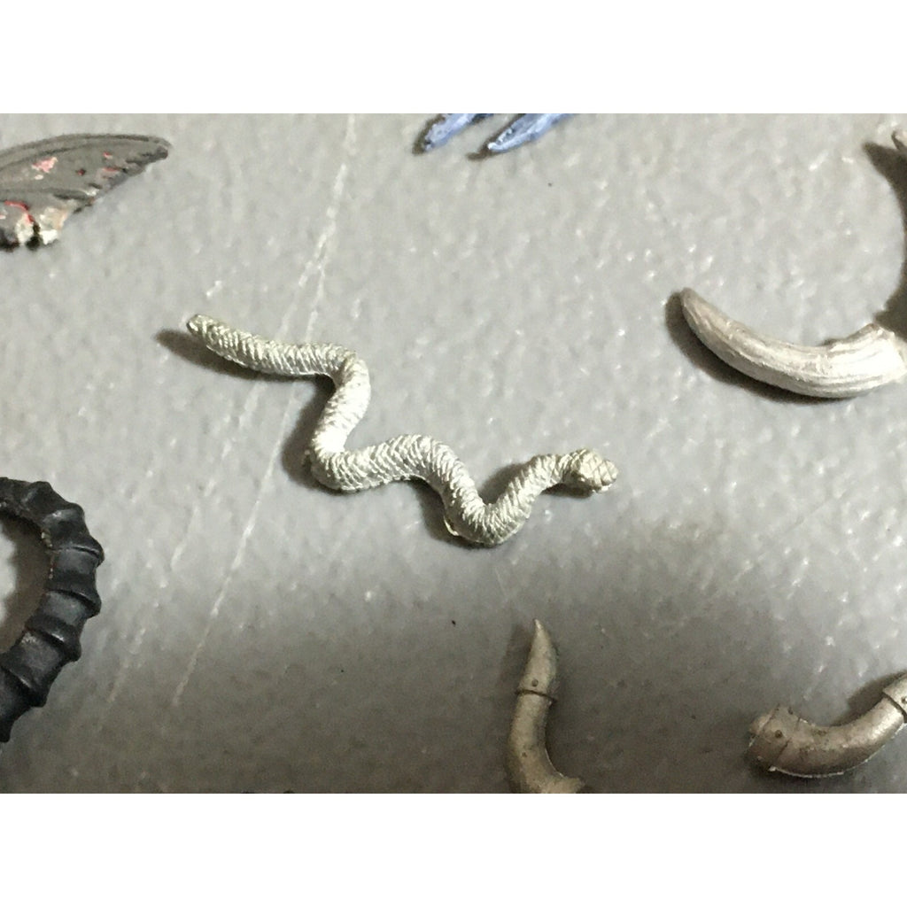 A22409 WARHAMMER FANTASY MIXED METAL BITS LOT HORNS WINGS GAMES WORKSHOP GW