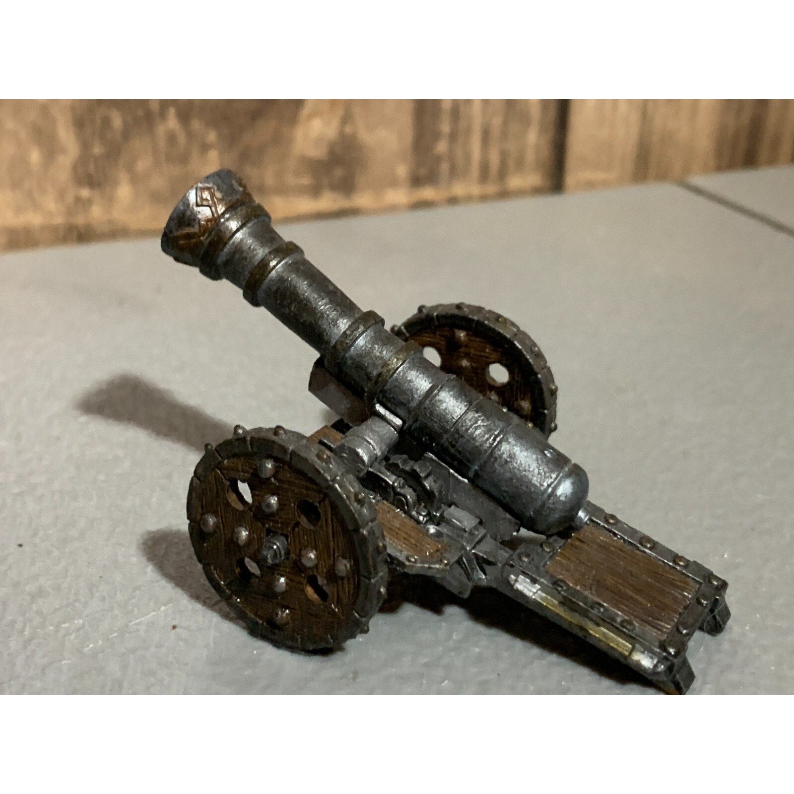 A16892 UNKNOWN MINIATURE TABLETOP WARGAMES CANNON ARTILLERY PLASTIC