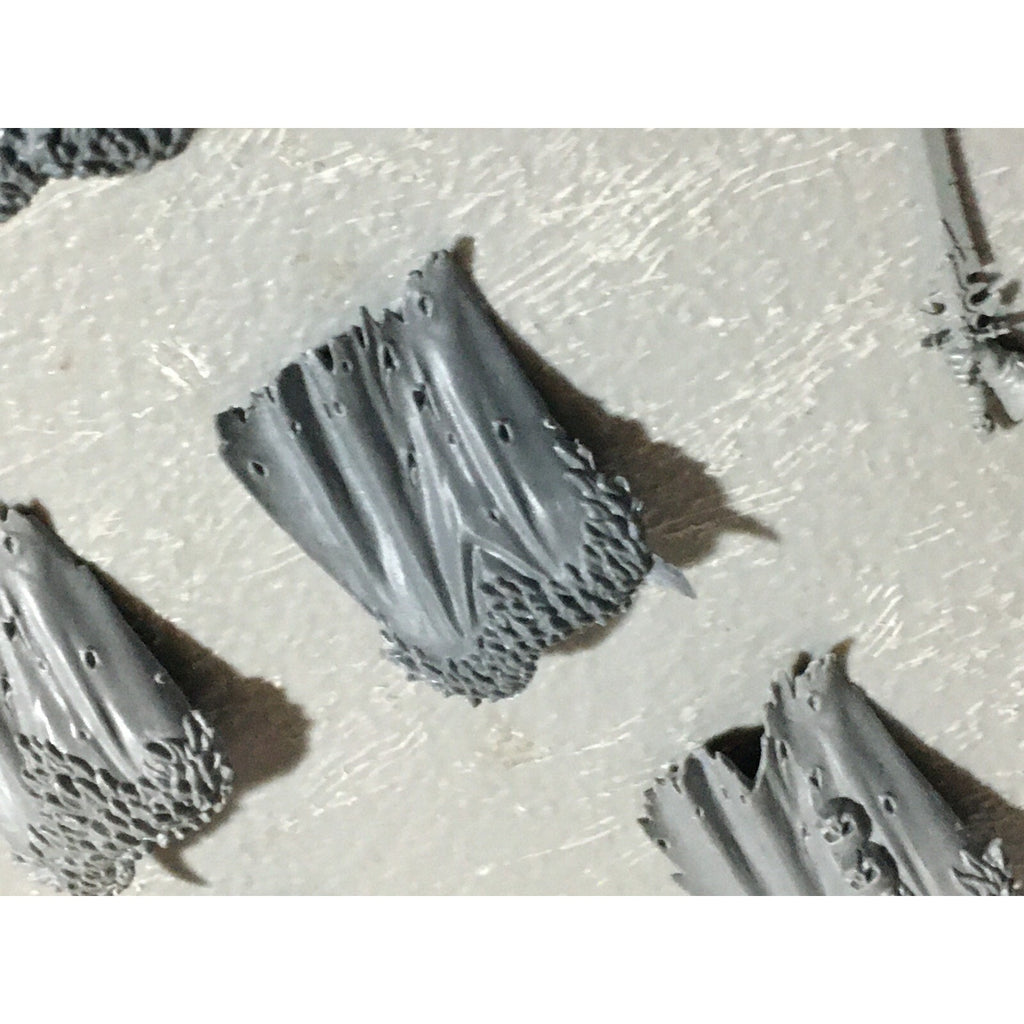 A22233 WARHAMMER FANTASY CHAOS MORTALS BITS LOT TORSO BACKS COMM GAMES WORKSHOP